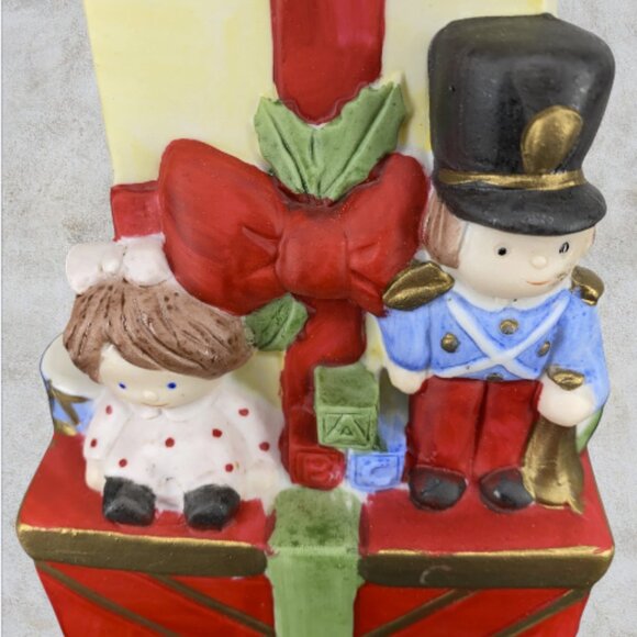 CHRISTMAS GIFT MUSIC BOX -- Vintage, Musical/Movement, Teddy Bear Rises fr. Gift - Picture 5 of 9